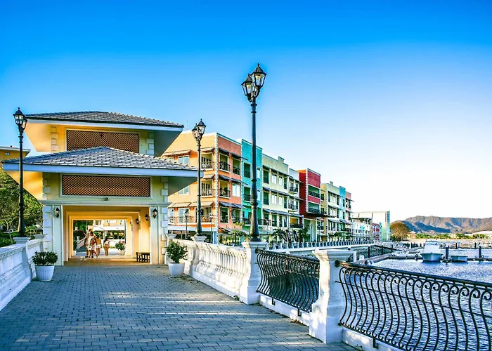 Luxury Marina 2br Villa